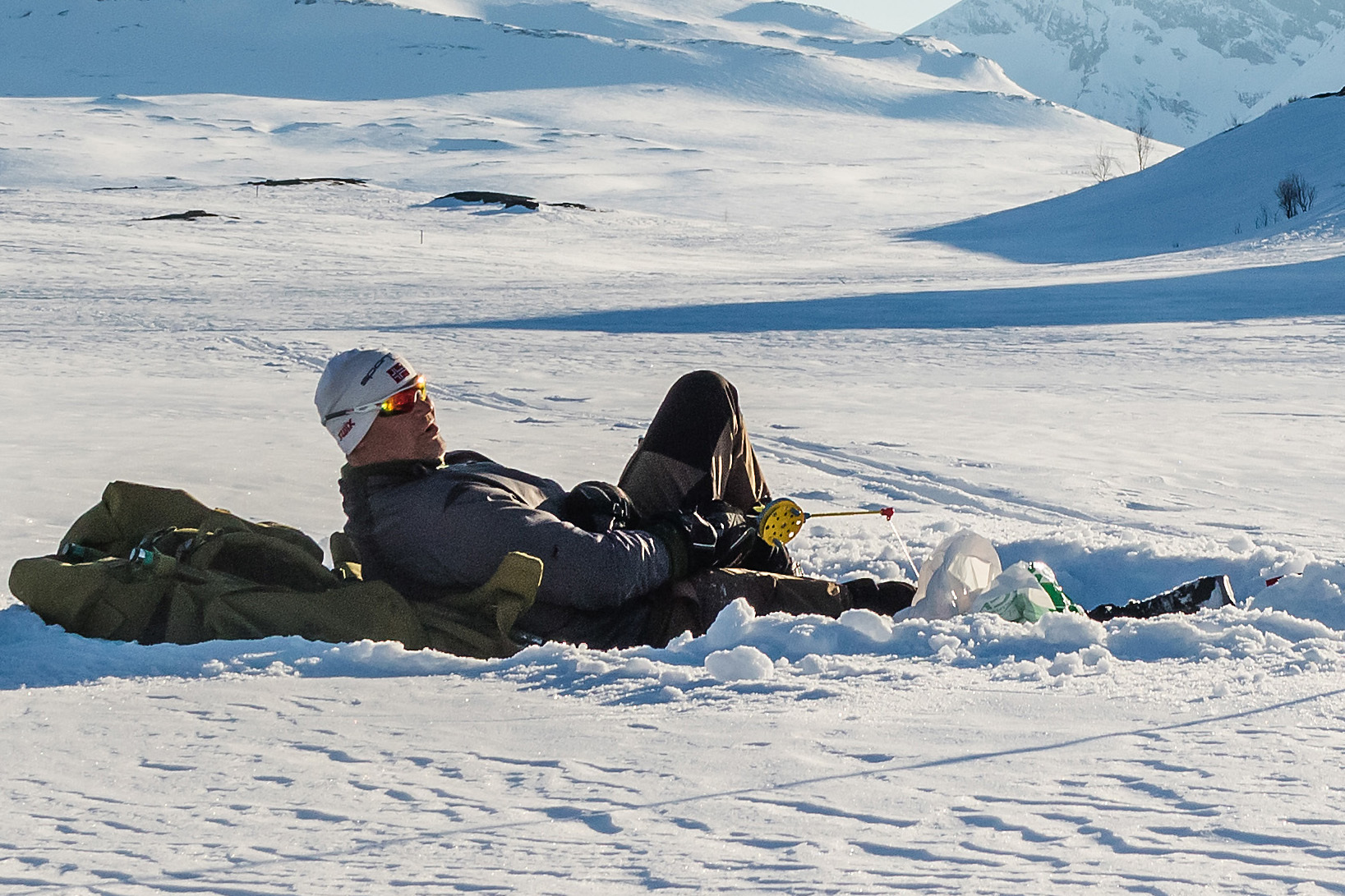 Pilk og isfiske - fisker slapper av