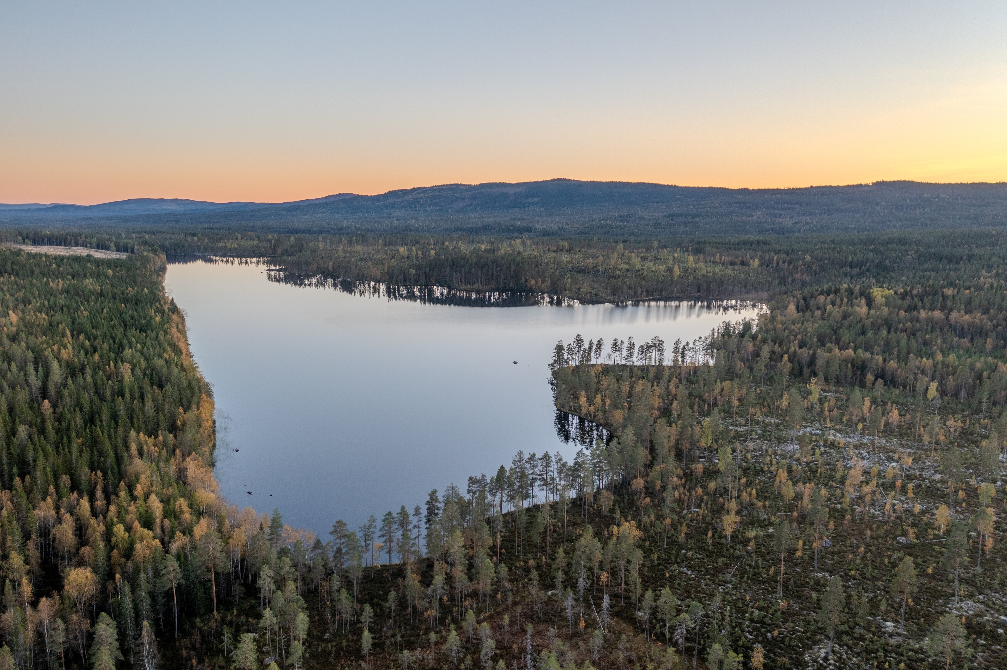 Dronebilde som viser Høgsjøen i Gravberget
