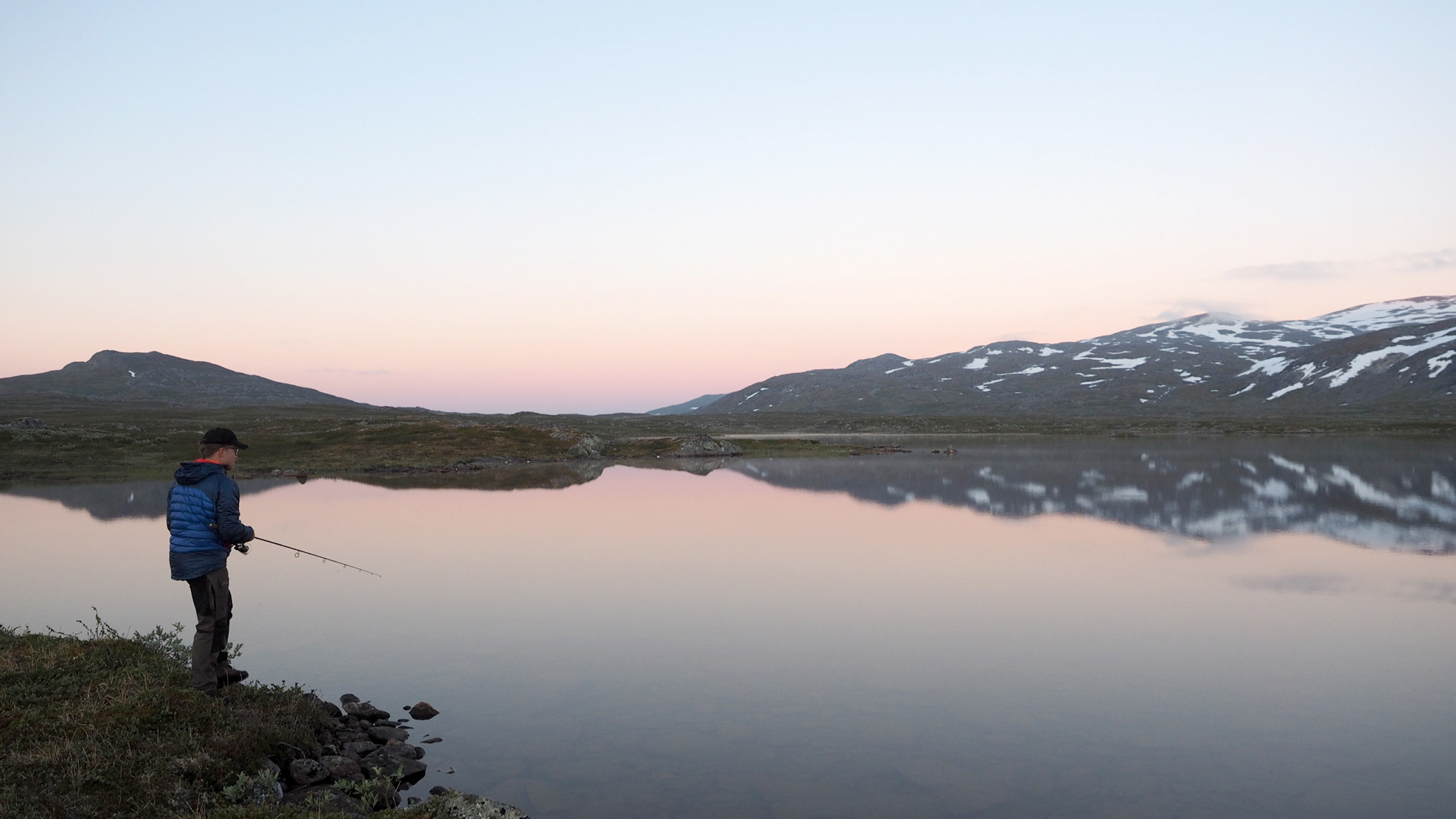 Det fiskes i Blerekvatna i Virvassdalen