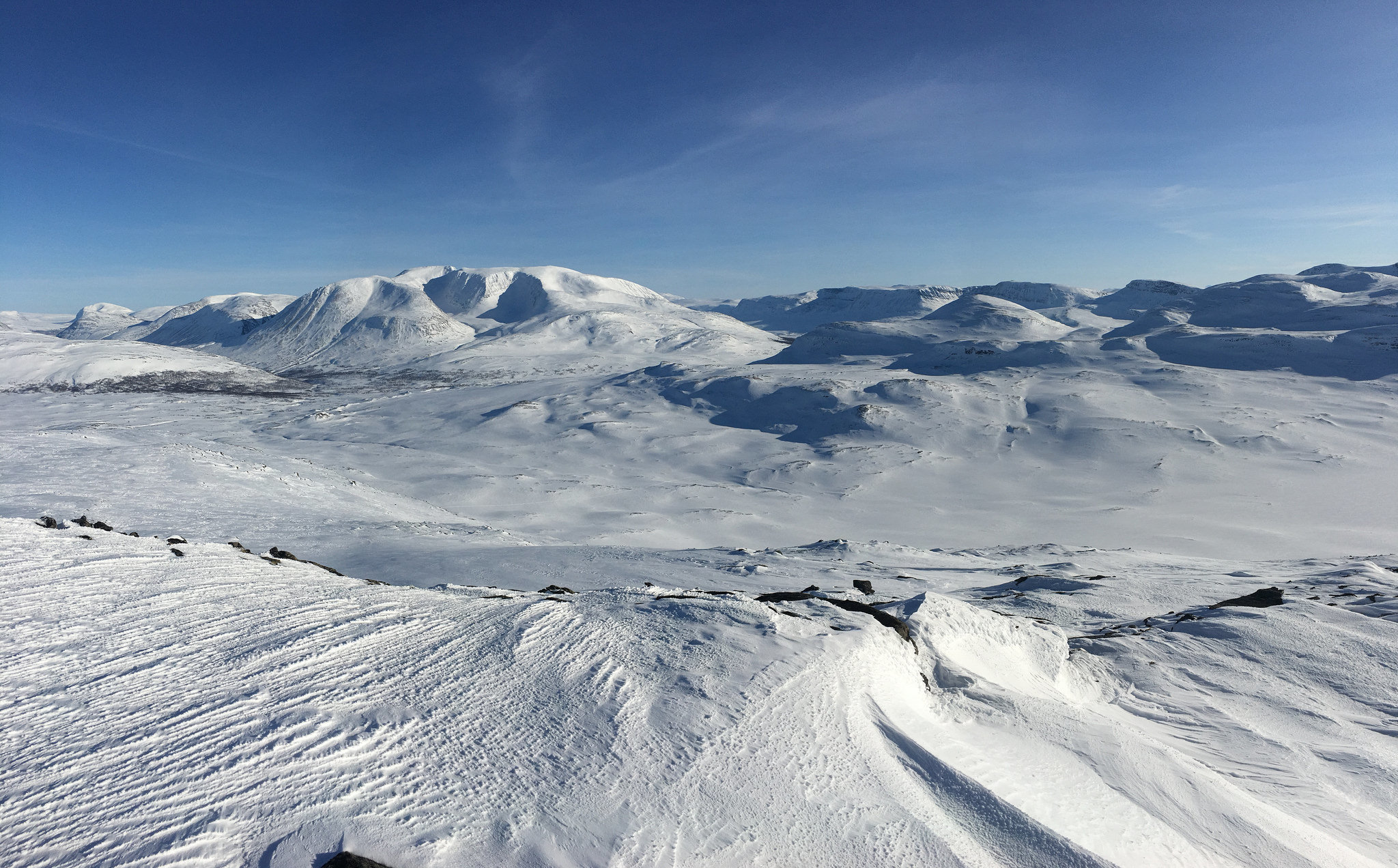 Mot Njunis og Anjavassdalen fra Beagasangaisi