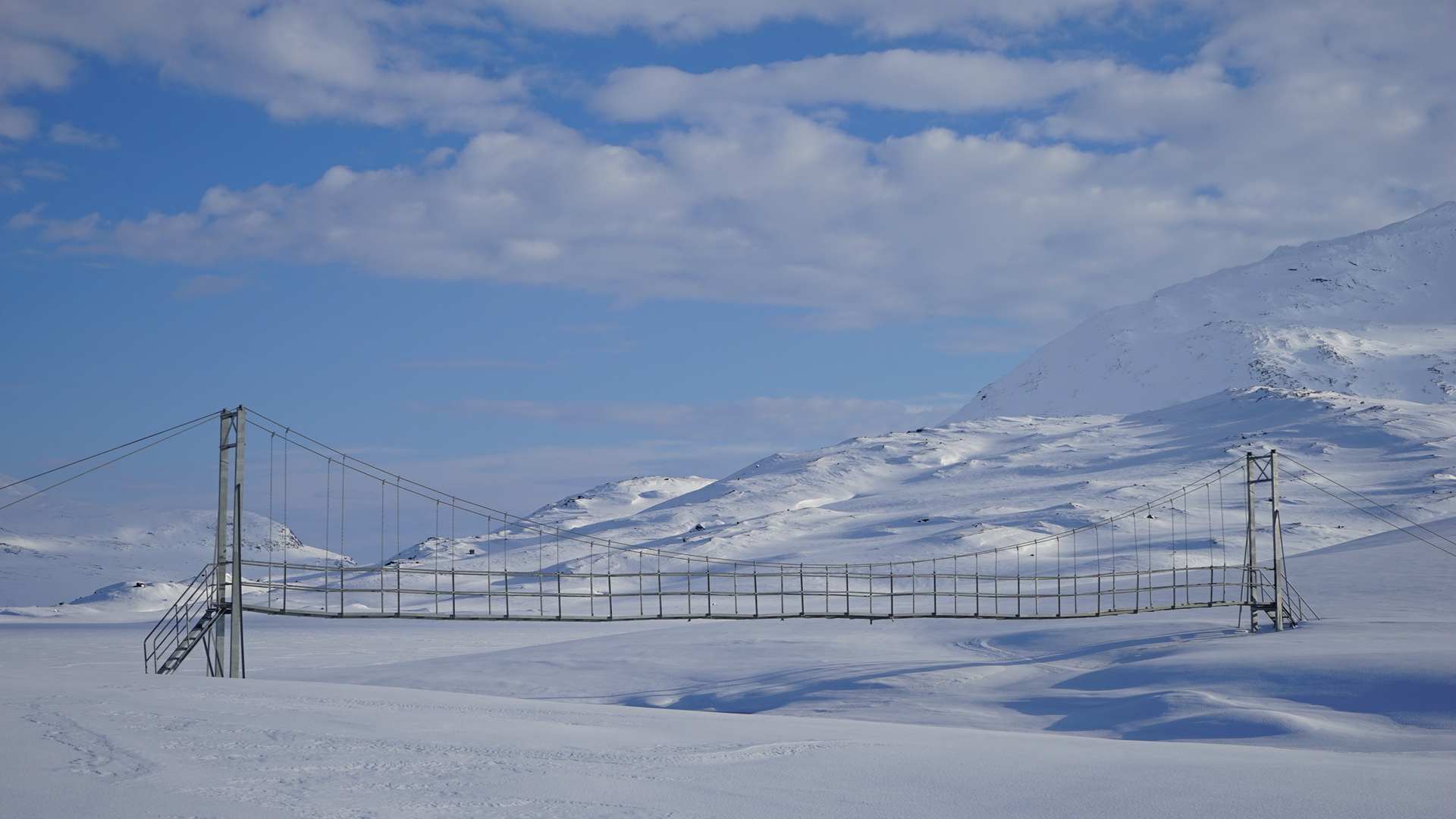 Nybrua på Pauro står godt