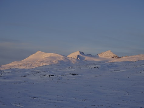 Sola er tilbake i fjellet -   Storsteinsfjell i Nordalen i Skjomen 
