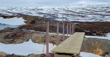 Stødig ny stålbjelkebru ved Søndre Bjøllåvatn