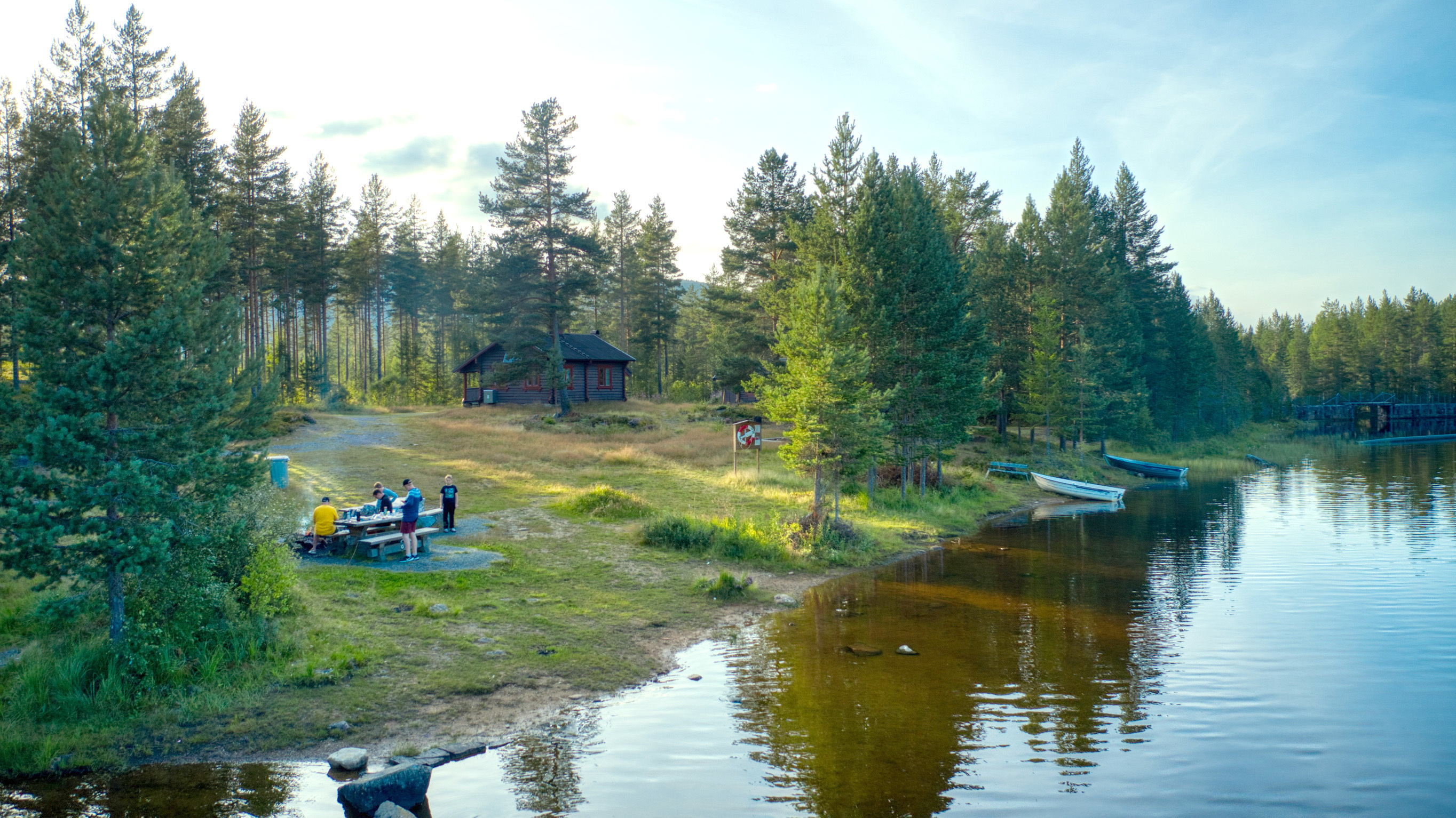 Uteplassen til hyttene Nye Øksne og Gamle Øksne